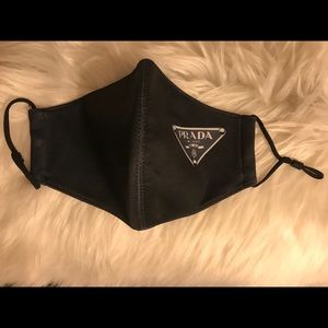 Adjustable Face Mask.